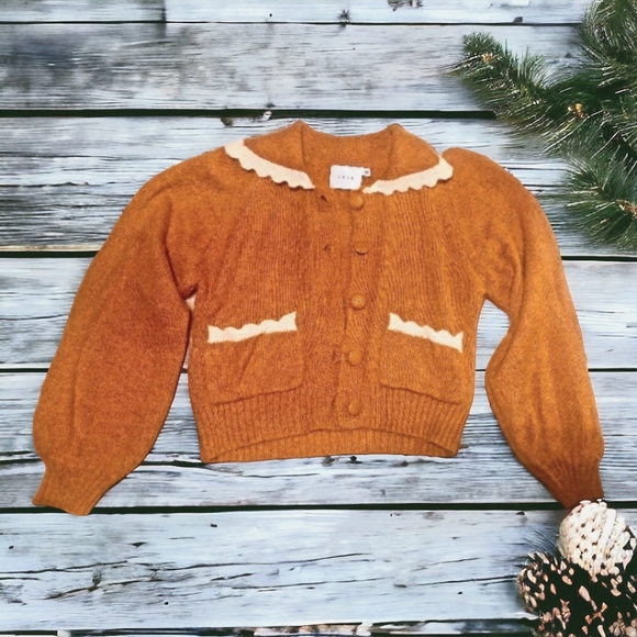 Lush Sweaters - Cropped cardigan with collar